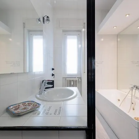 Apartment Urban House View 2 - Navigli *